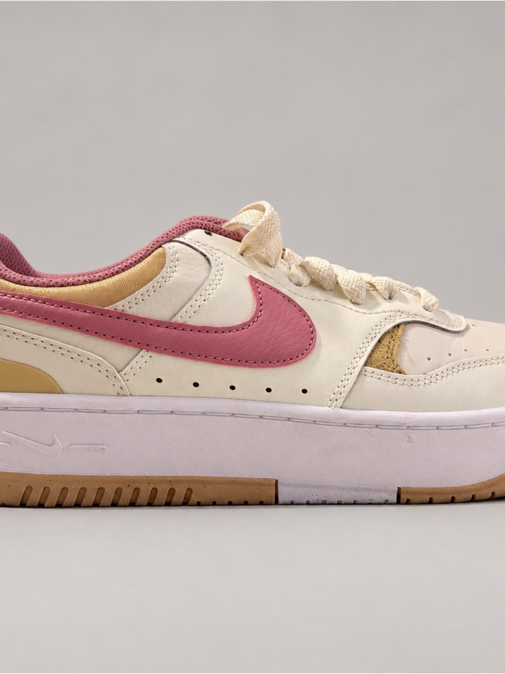 Nike Gamma Force Soft Pearl Sesame Pink Sneakers Women’s 8.5